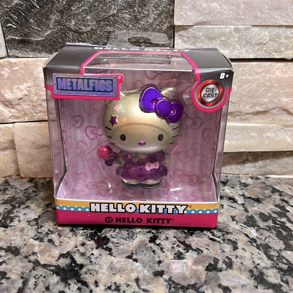 Hello Kitty metal figure NIB